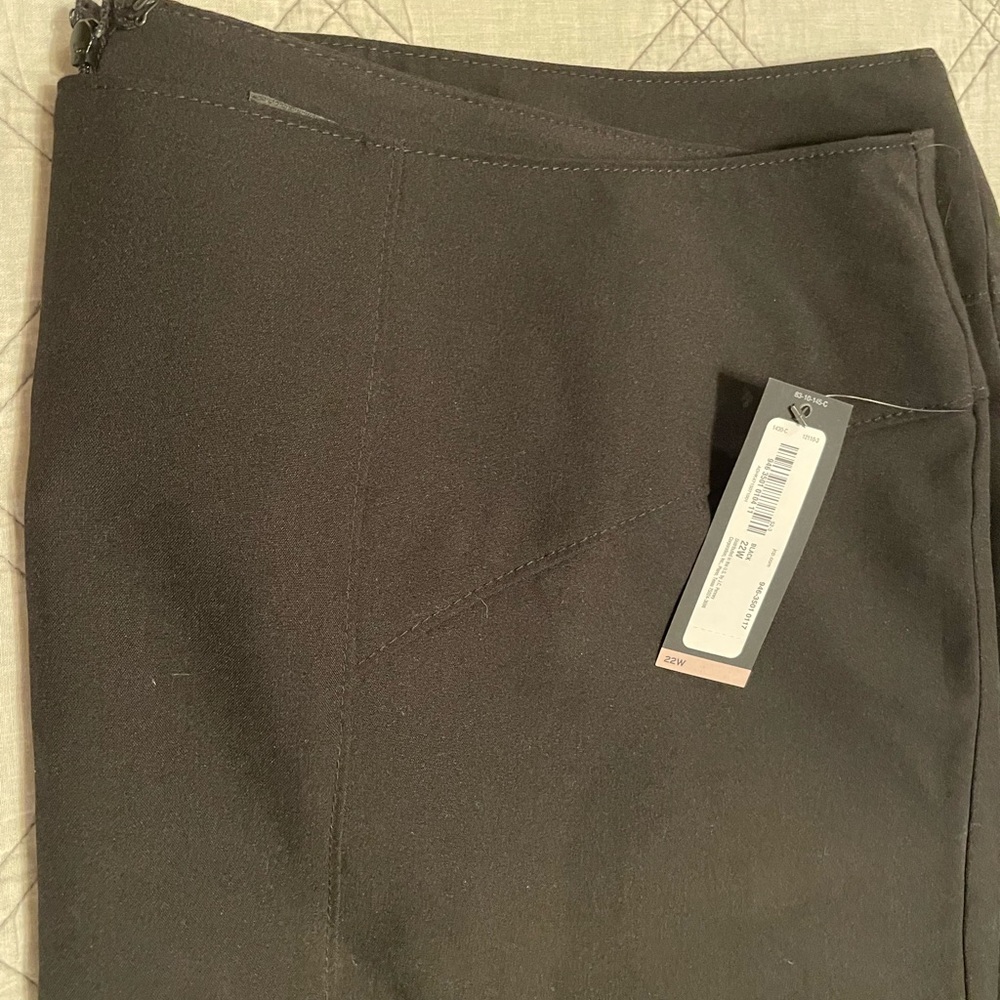 Nwt black pencil skirt size 22